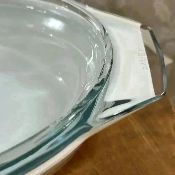 *Vintage* 1980s Pyrex England Blue Iris & Country Autumn  covered dish. - Picture 7 of 7